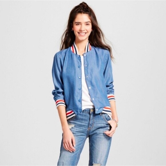 Mossimo Supply Co. Jackets & Blazers - MOSSIMO SUPPLY CO Womens Chambray Denim Bomber Jacket XS Snap Button Pockets EUC